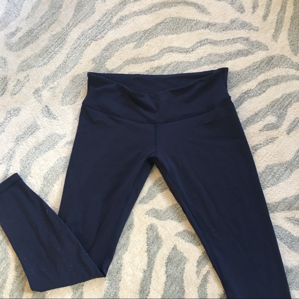 Lululemon 5/6 pants in navy blue